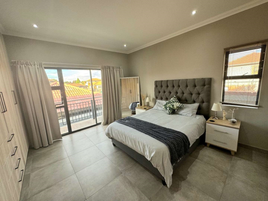 3 Bedroom Property for Sale in Langenhovenpark Free State